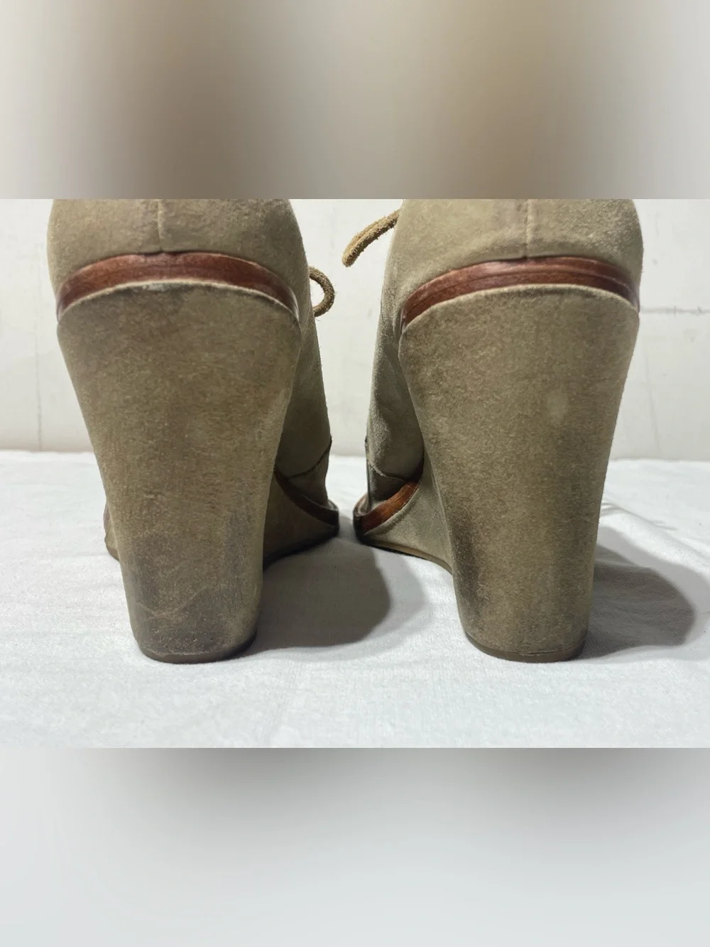 Frye Caroline Lace Low Wedge Shoes Womens 9M Taupe Beige Suede Leather